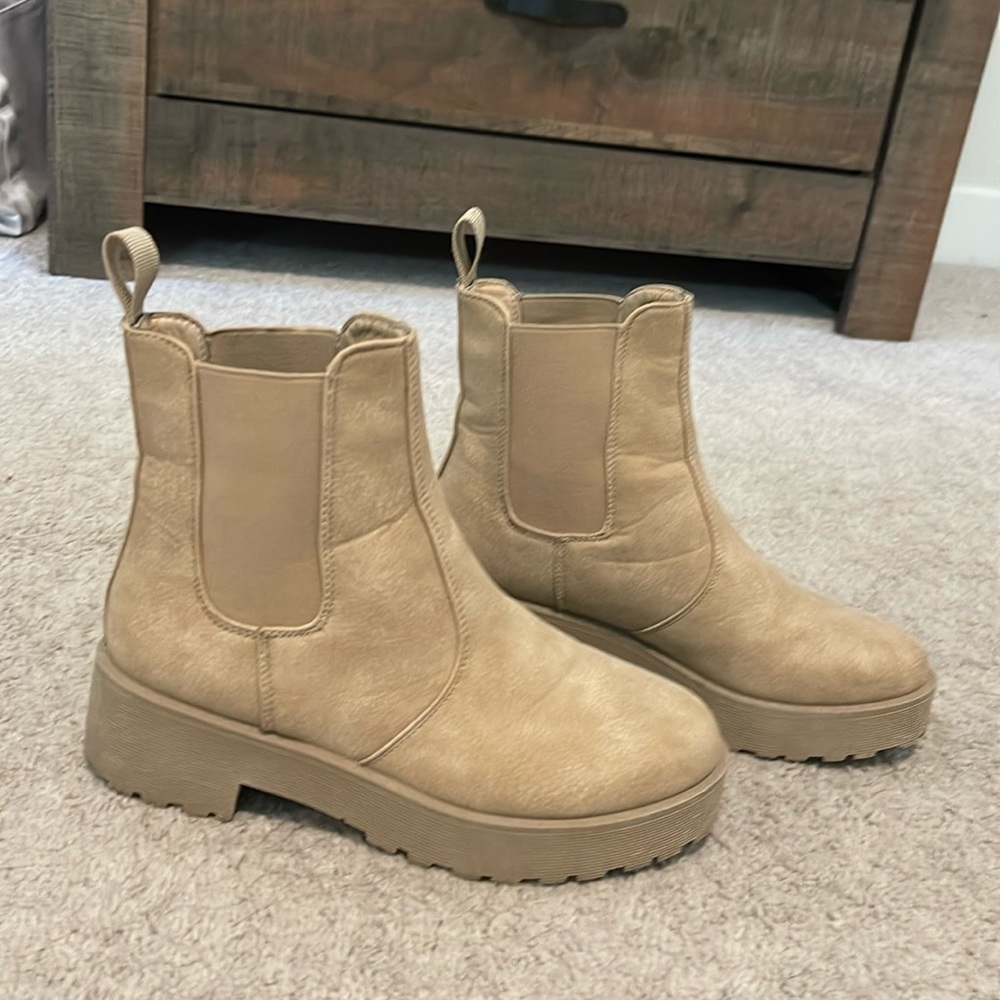 Beige booties - Dirty Laundry size 7